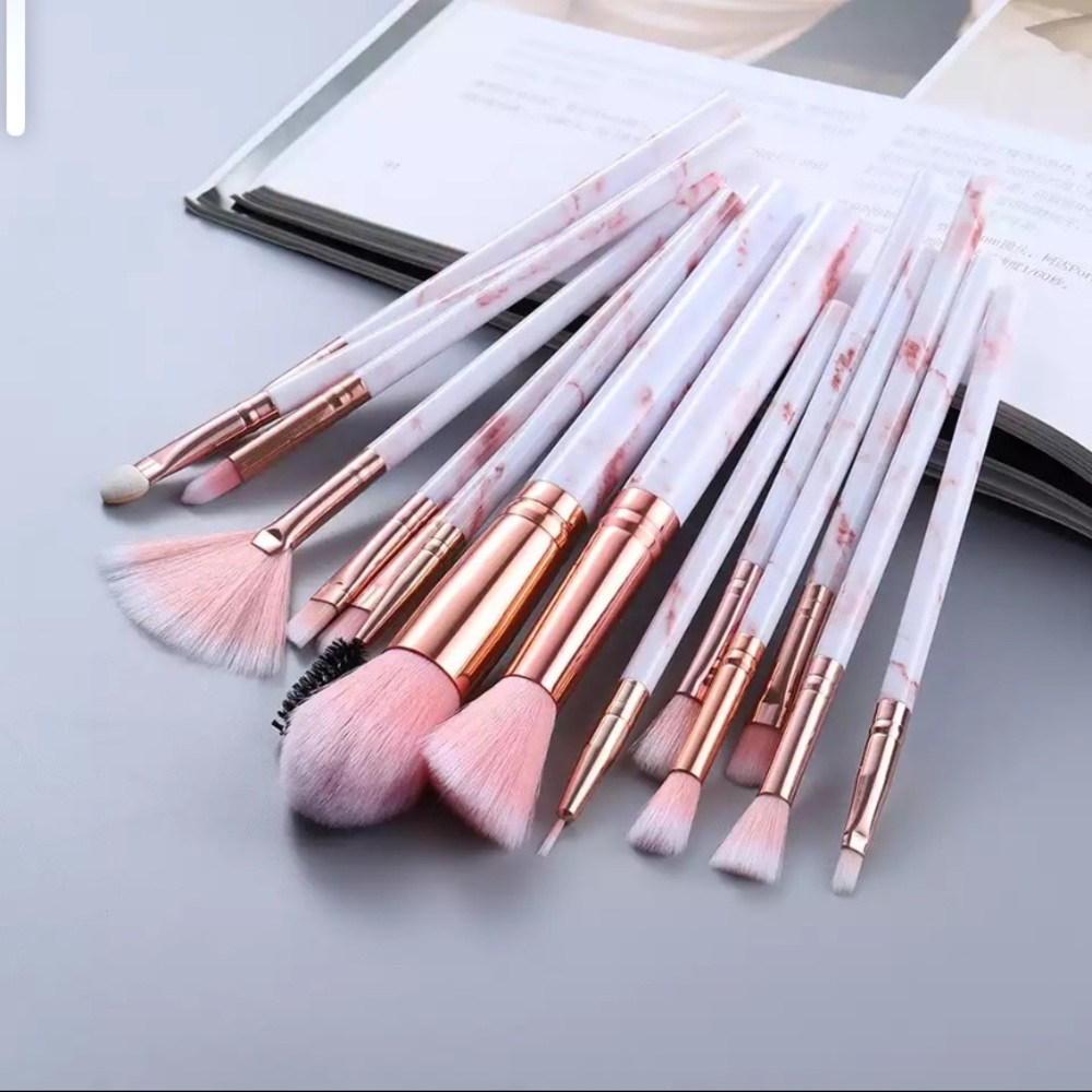 NEW 15Pcs Makeup Brushes Tool Set Cosmetic… - Picture 1 of 3